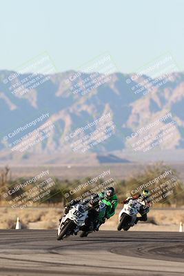 media/Dec-07-2025-CVMA (Sun) [[3e7d2de5dc]]/Race 18-Formula Twins-Formula 40 UL/